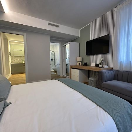 The Captain'S Apartments Sirocco - City Center Leonardo Academy Sesto Calende Exterior foto